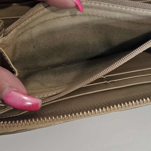 Jimmy Choo gold zippy wallet - Picture 8 of 12